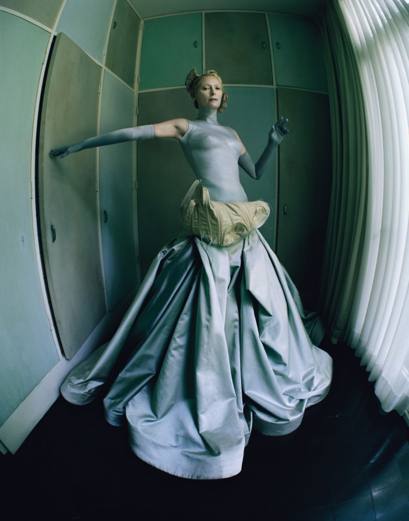 tilda-swinton-de-menil-7-1542x1963